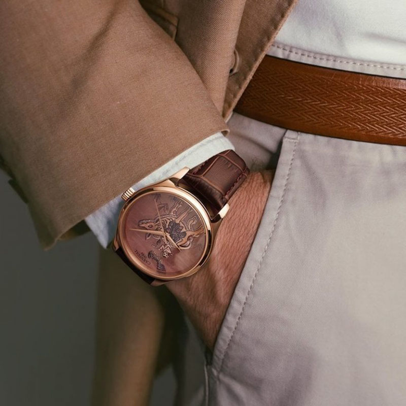 ĐỒNG HỒ NAM CARNIVAL TRÂU2